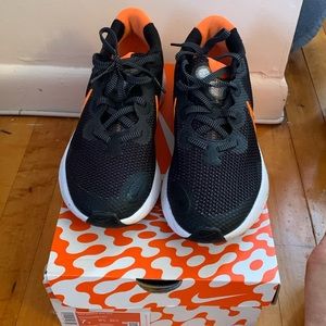 Youth size Nike renew